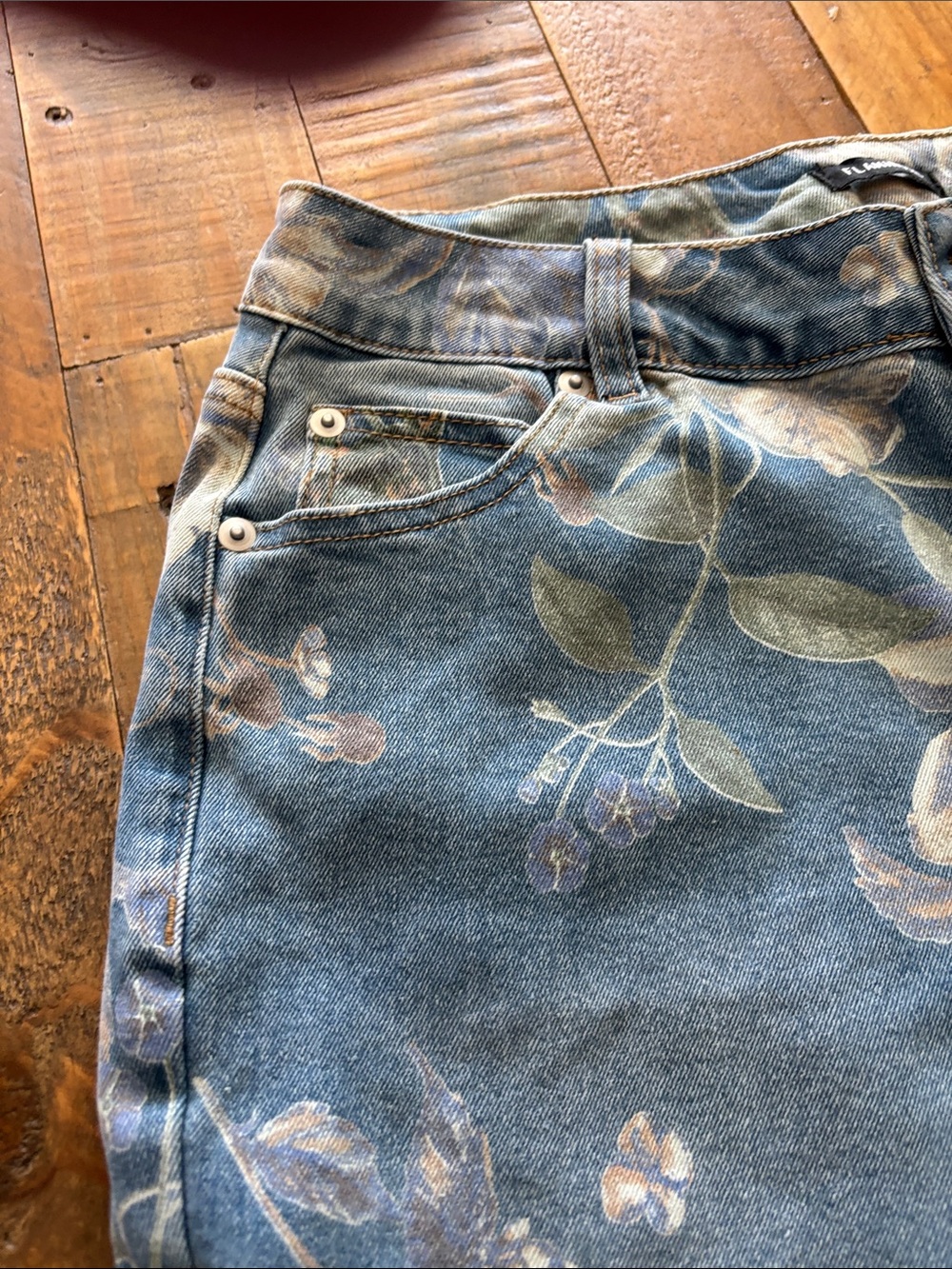 Flamingals Floral Print Wide-Leg Cropped Jeans - Blue - Picture 2 of 6